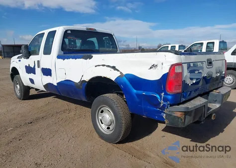 2016 Ford F-350 z USA, uszkodzony, nr VIN 1FT8X3B6XGEB64807